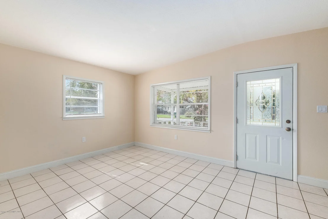 Photo of 1933 Elmwood Drive