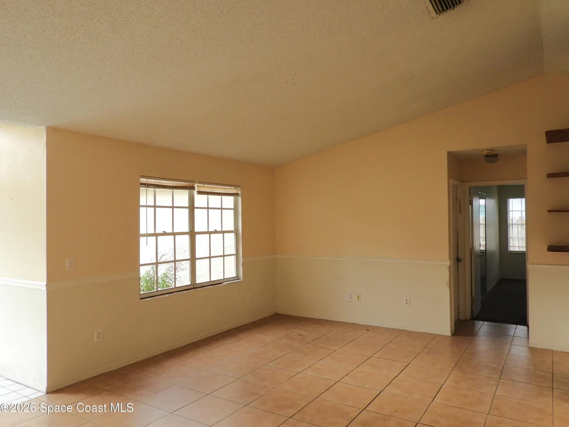 Photo of 891 Parsons Circle SE
