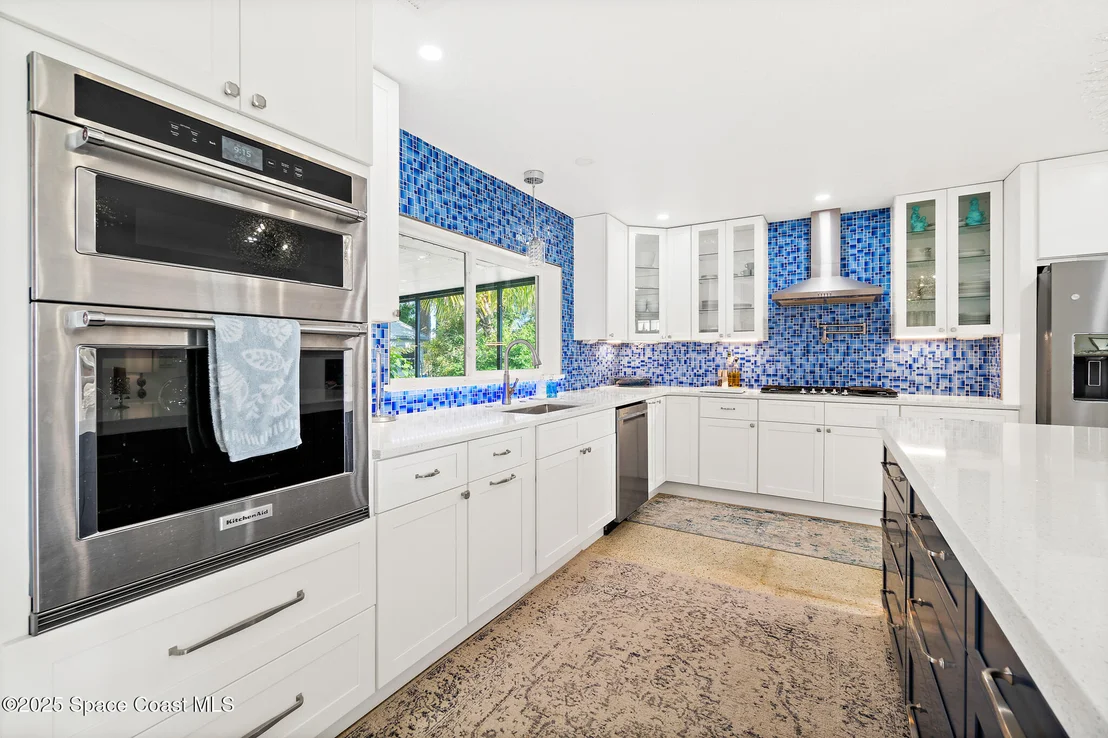 Photo of 300 Pelican Drive