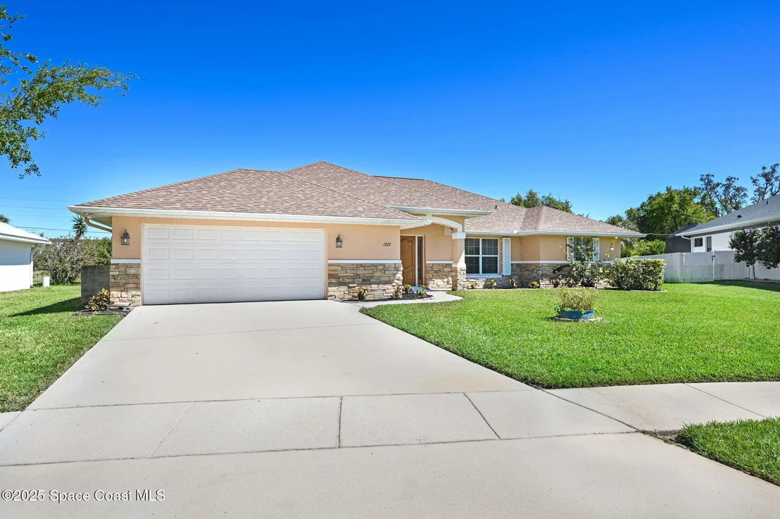 Photo of 1207 Van Tassel Trail NE