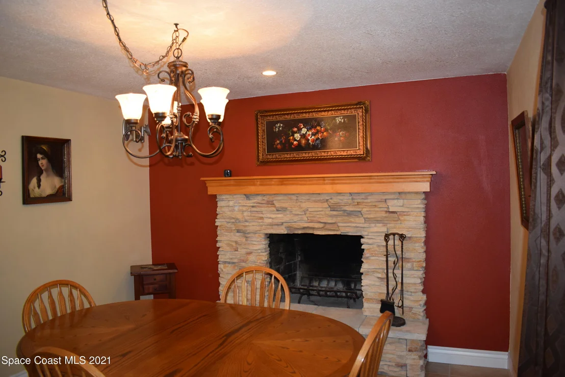 Photo of 895 Jefferson Road