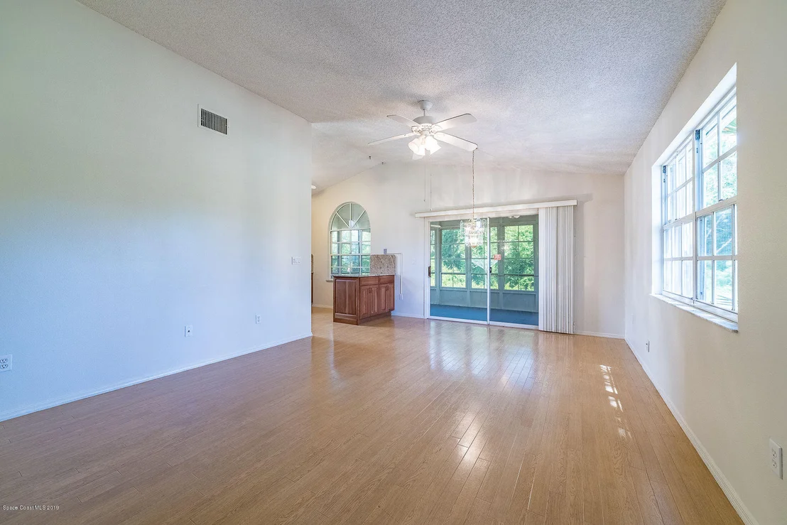 Photo of 1101 Goldenrod Circle NE