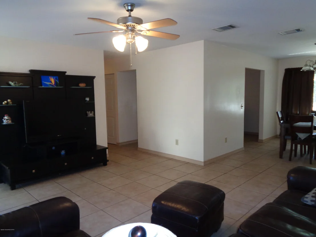 Photo of 1281 NE Bard Lane
