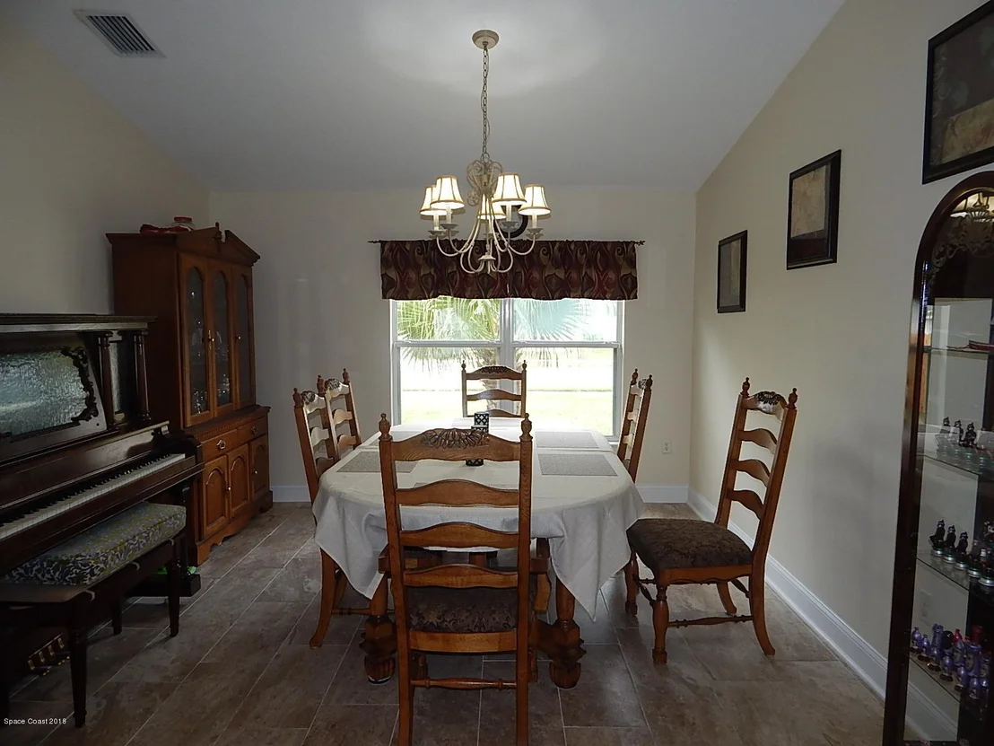 Photo of 1482 Modoc Circle
