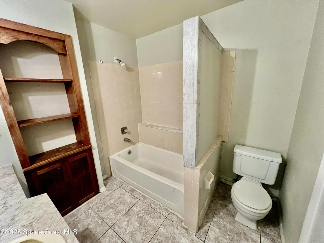 Photo of 1100 Hooper Avenue NE