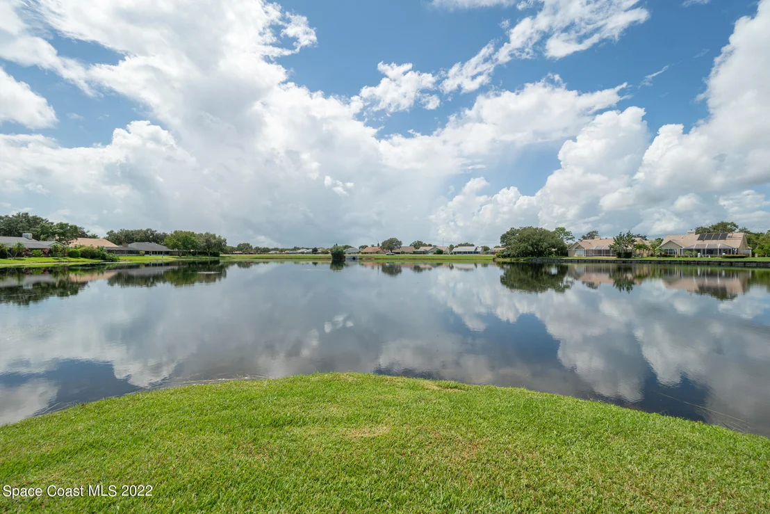 Photo of 686 Rossmoor Circle