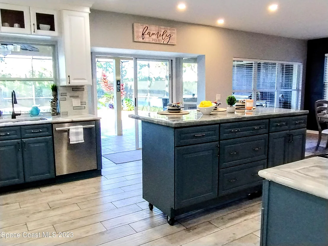 Photo of 735 Autumn Glen Drive