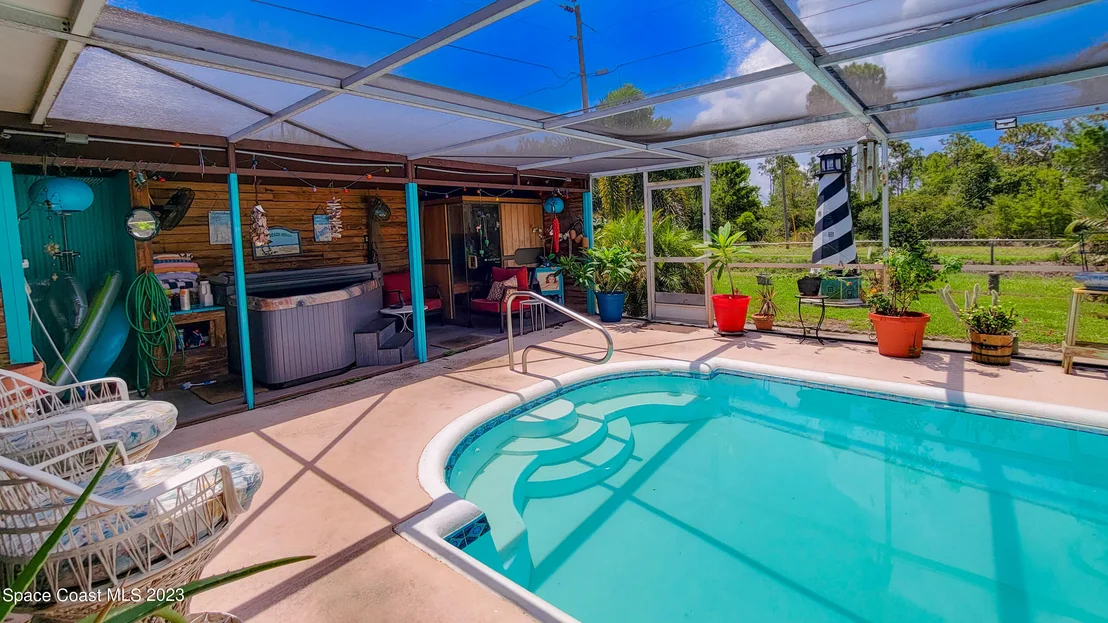 Photo of 2844 Starlight Circle NE