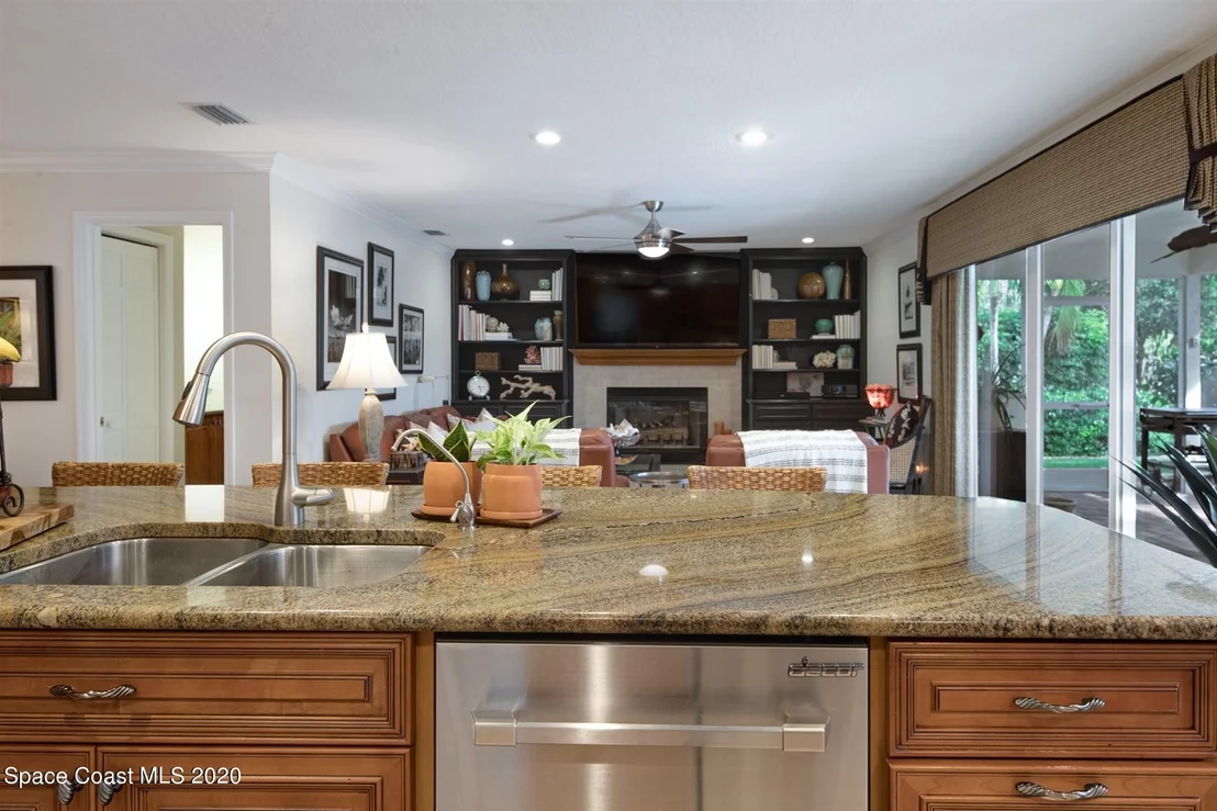 Photo of 569 Hummingbird Drive