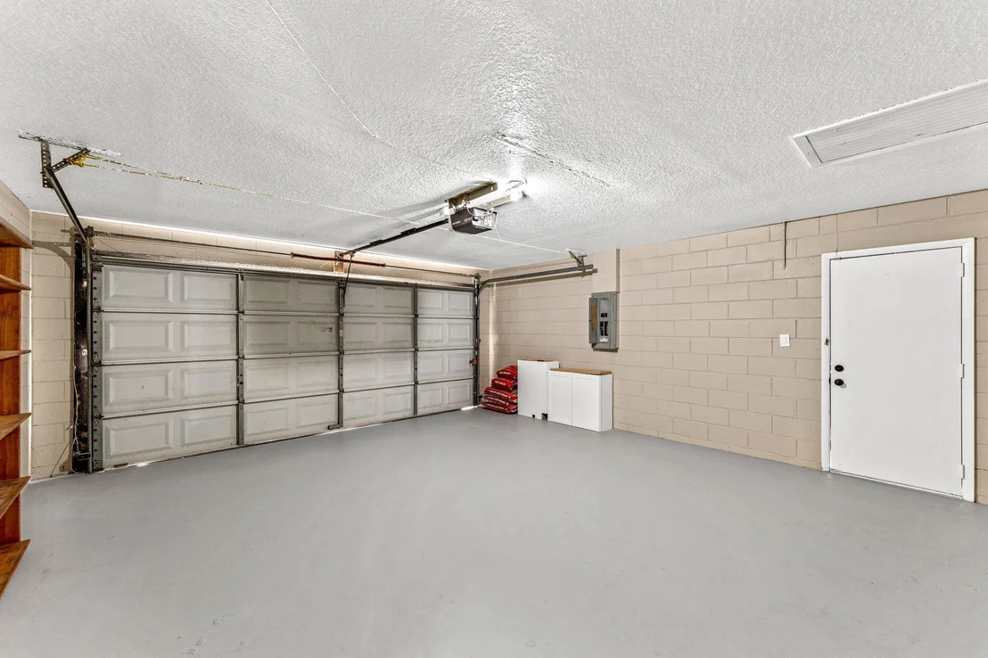 Photo of 4695 Robert Street