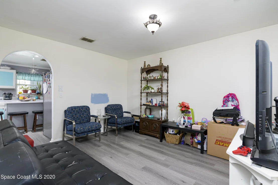Photo of 1249 White Oak Circle
