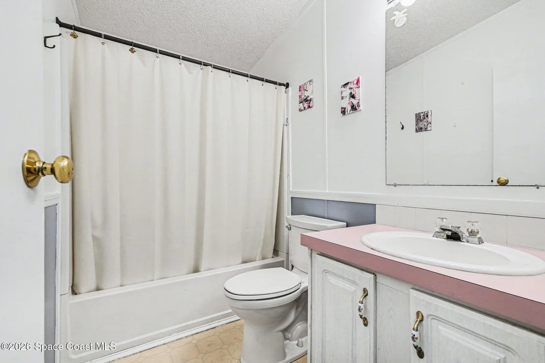 Photo of 210 Kiwi Drive