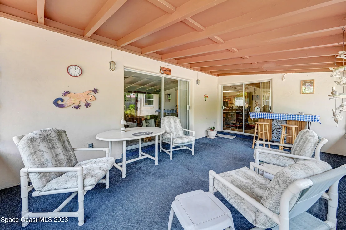 Photo of 621 N Robert Way