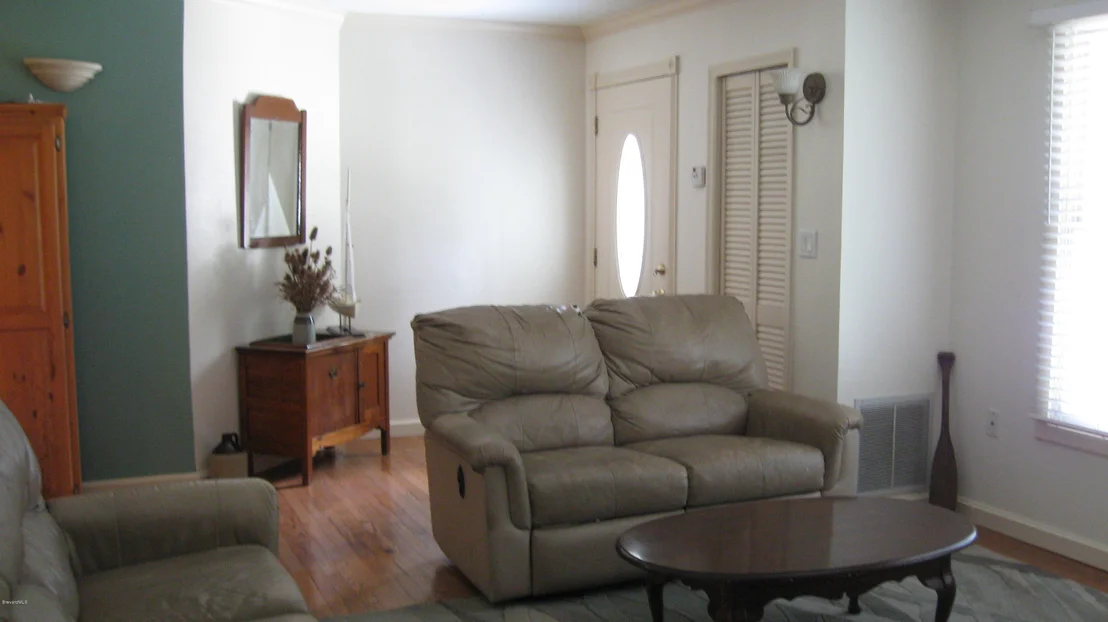 Photo of 633 Orange Court