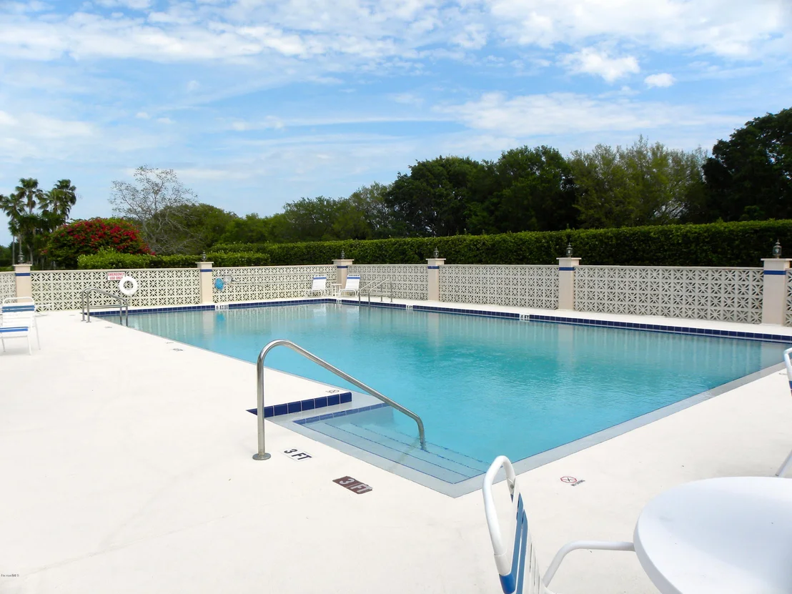 Photo of 855 Ridge Lake Drive