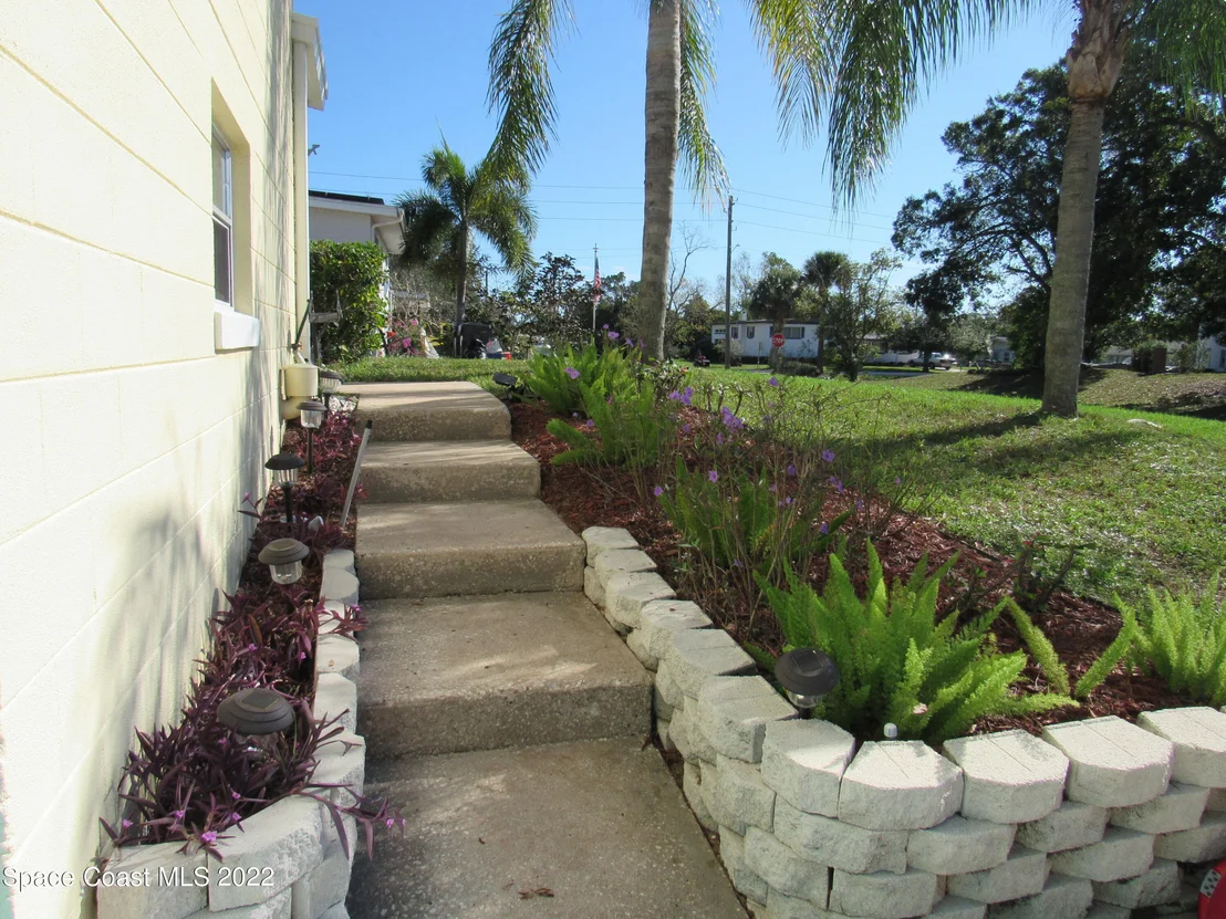 Photo of 920 Forest Road