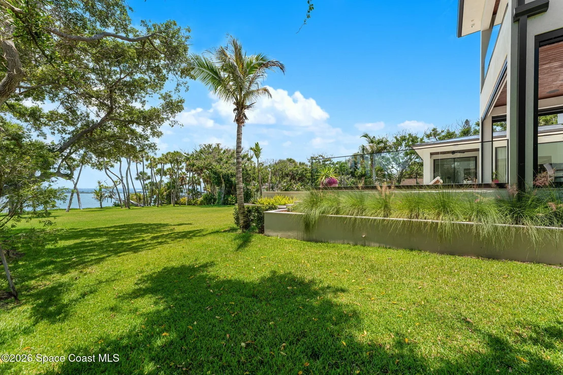 Photo of 7866 Casuarina Drive