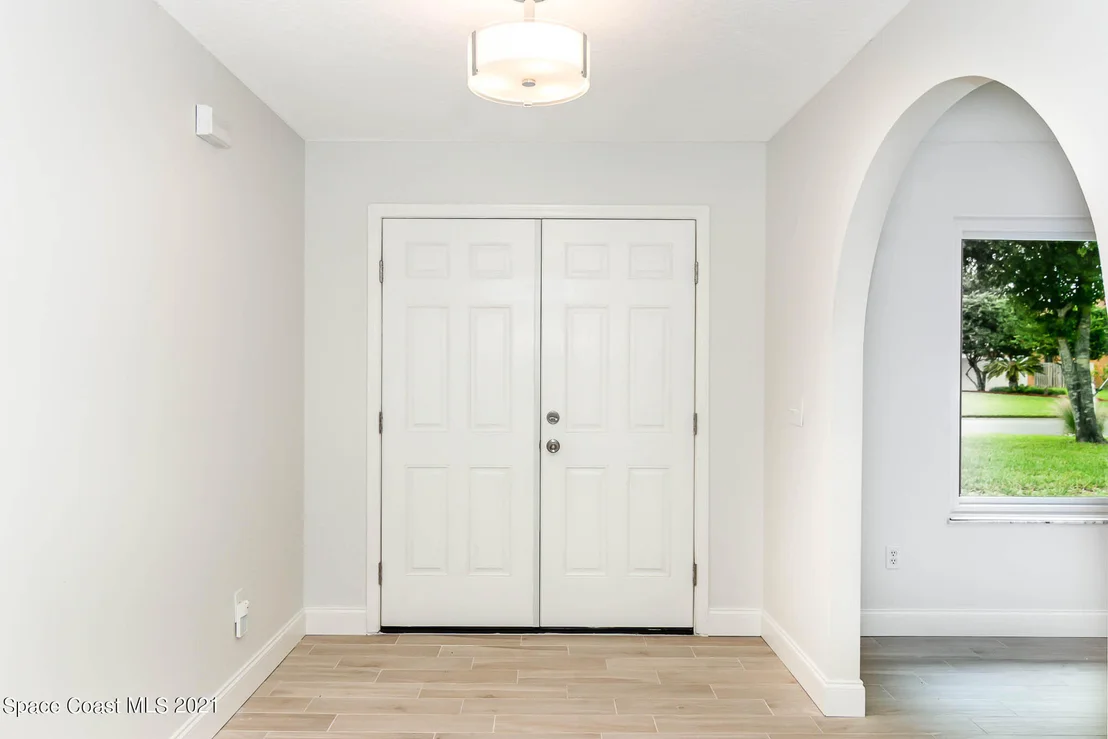 Photo of 933 Spanish Wells Drive