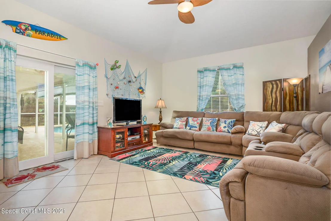 Photo of 1430 Eldron Boulevard SE