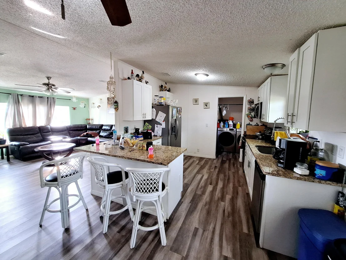 Photo of 2552 Haverhill Road NE