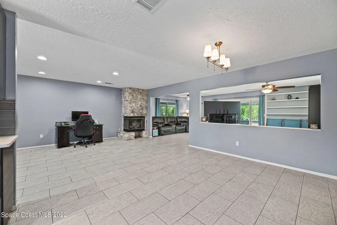 Photo of 1184 Hooper Avenue NE