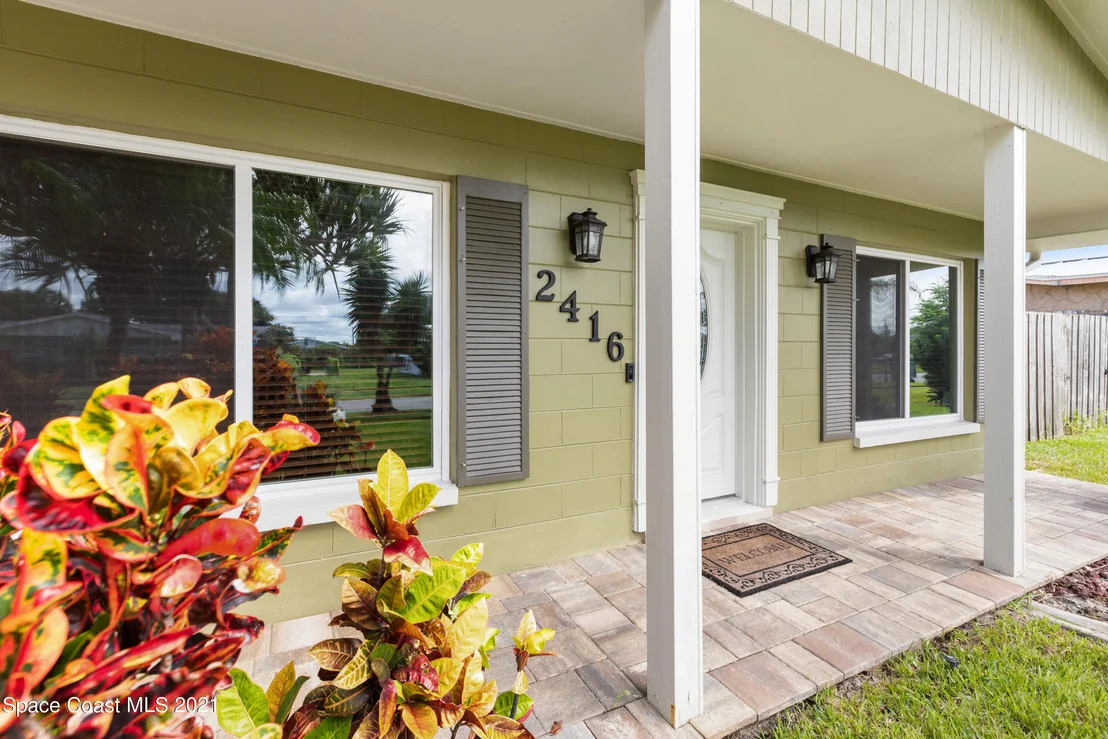 Photo of 2416 Lakeview Drive