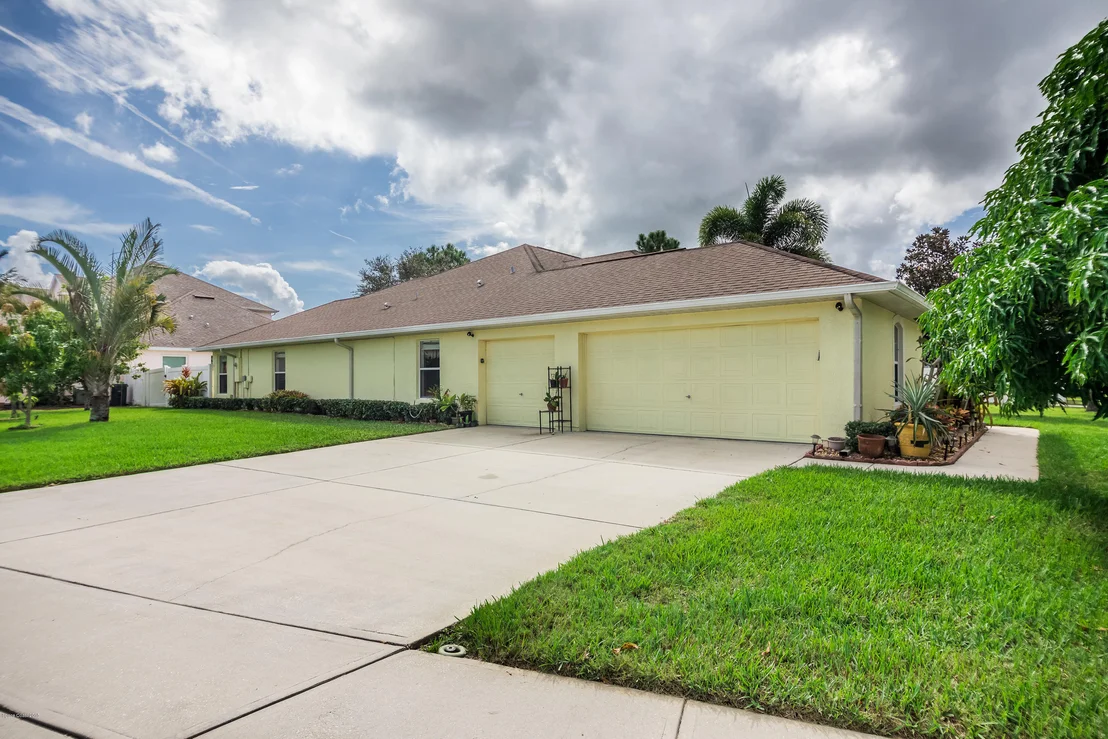 Photo of 3860 Waterford Drive