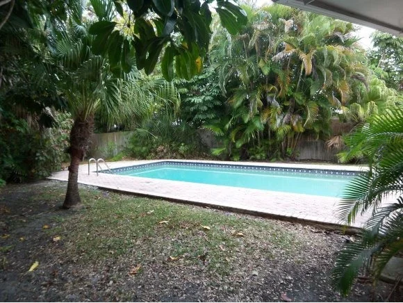 Photo of 402 Miami