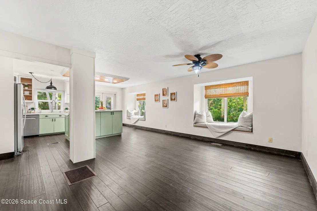 Photo of 220 Cardinal Drive