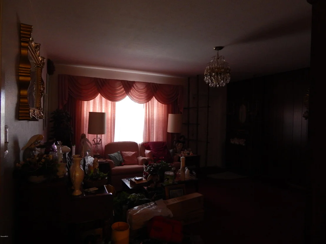 Photo of 1165 Bell Street