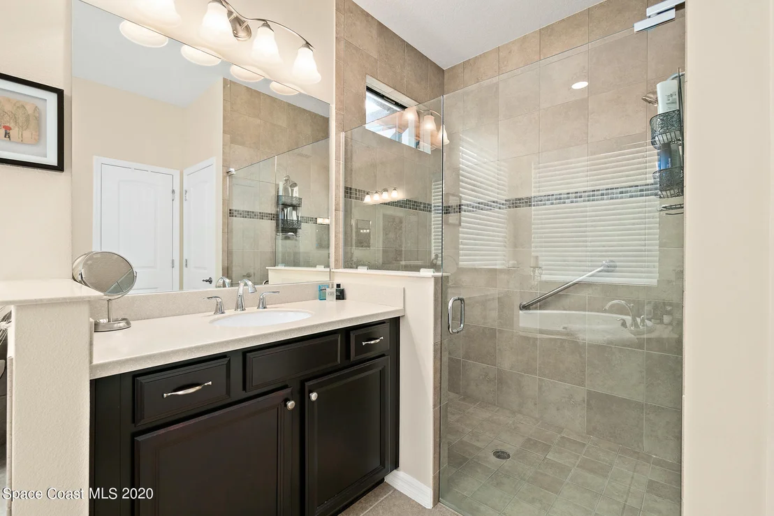 Photo of 968 Buckthorn Trail