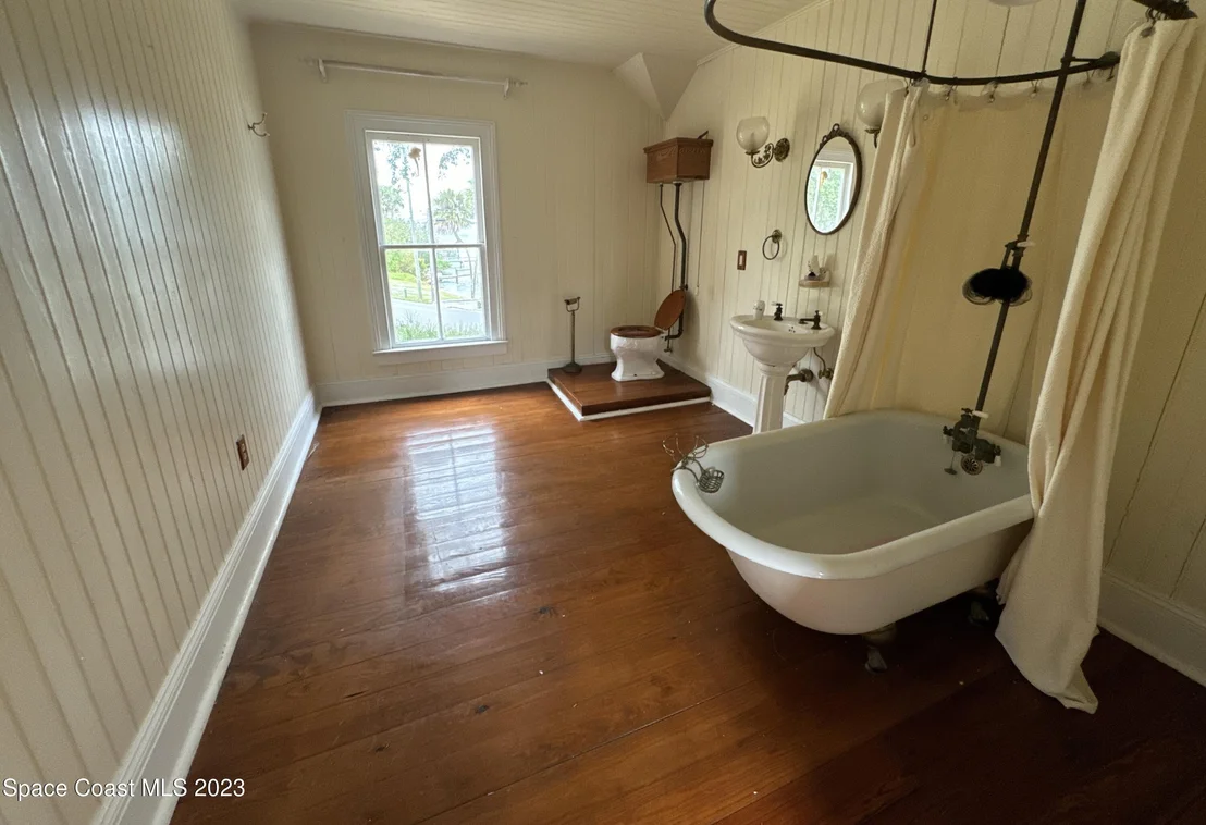Photo of 1451 Rockledge Drive