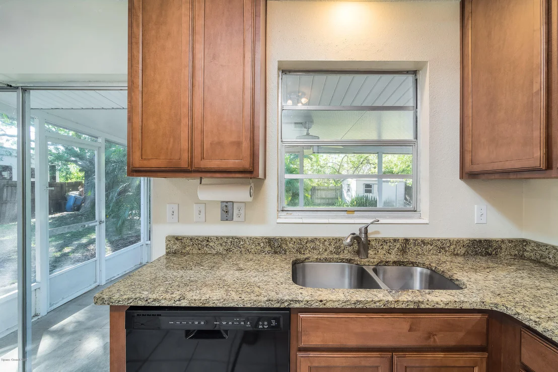 Photo of 2938 Chipper Drive NE