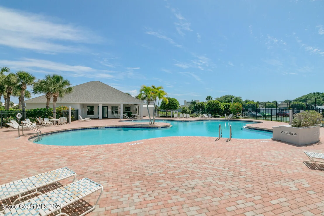 Photo of 332 Seafarer Circle