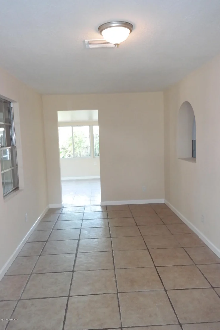 Photo of 984 Kings Post Road