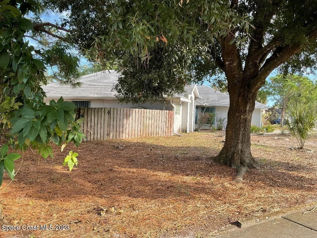 Photo of 906 Beryl Drive