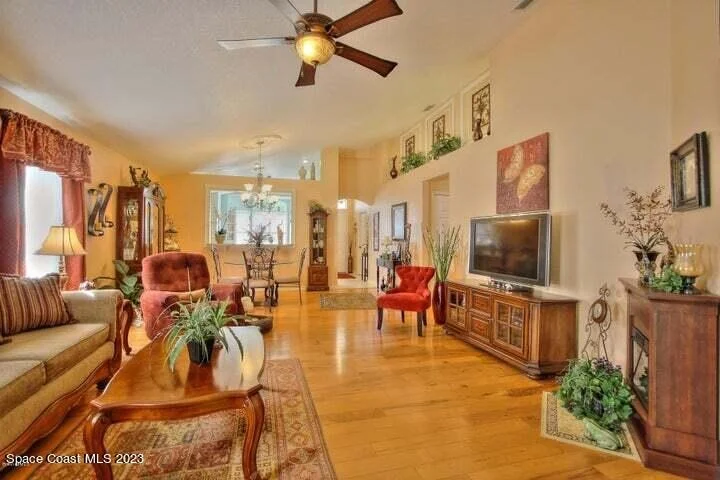Photo of 991 Pine Creek Circle NE
