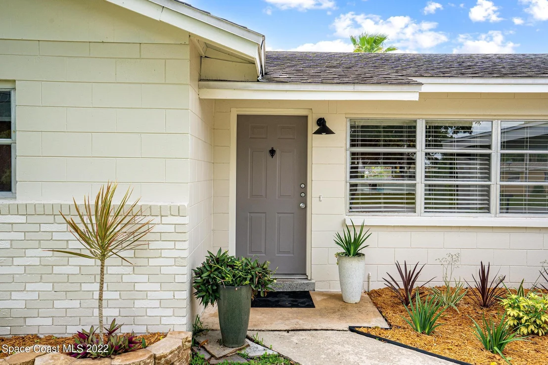 Photo of 973 Cardon Drive