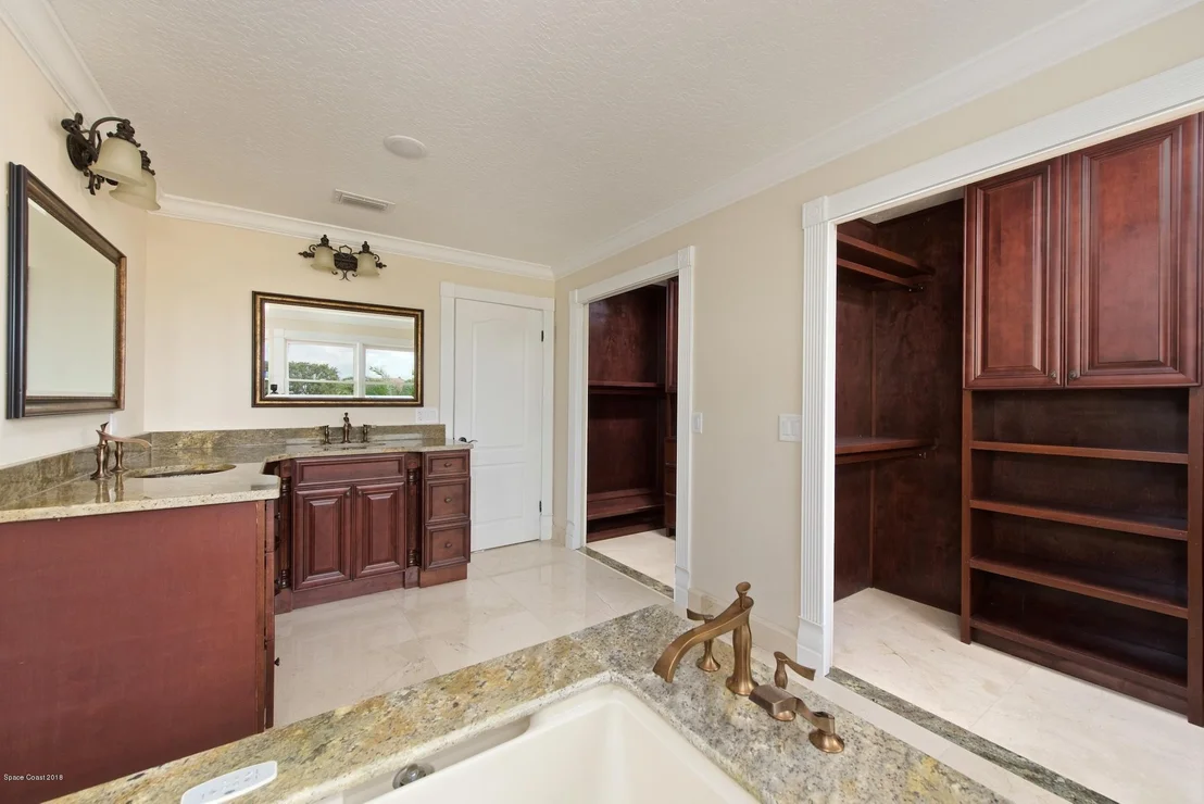 Photo of 545 Lanternback Island Drive
