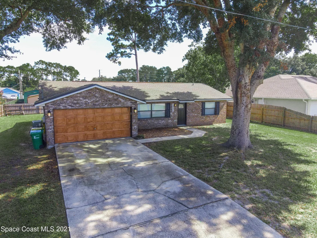 Photo of 5696 Beaverbrook Street