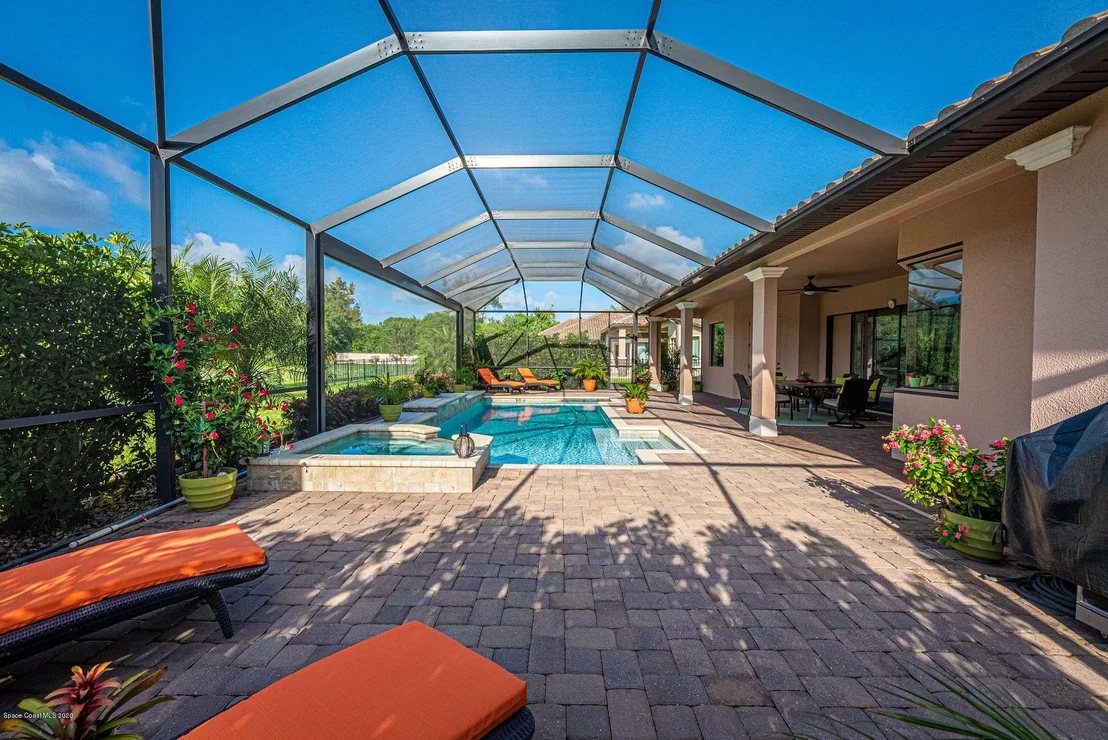 Photo of 824 Lorenza Place