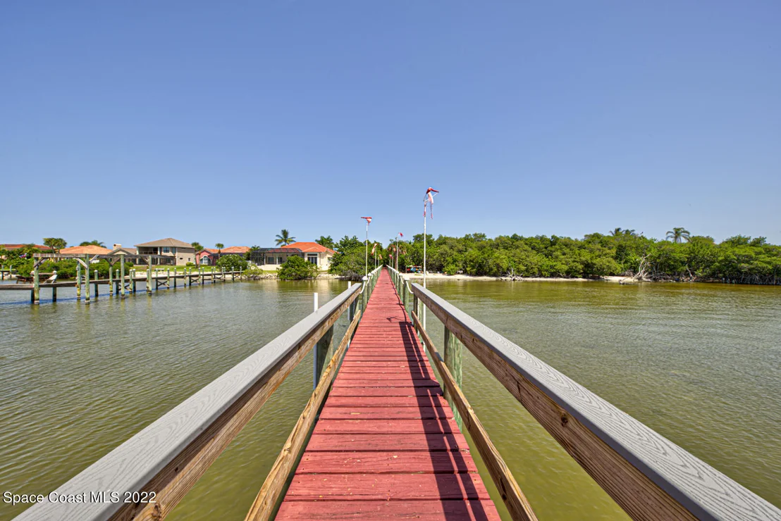 Photo of 334 Island Drive