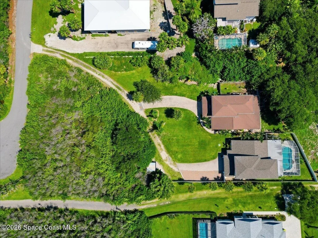 Photo of 195 River Drive