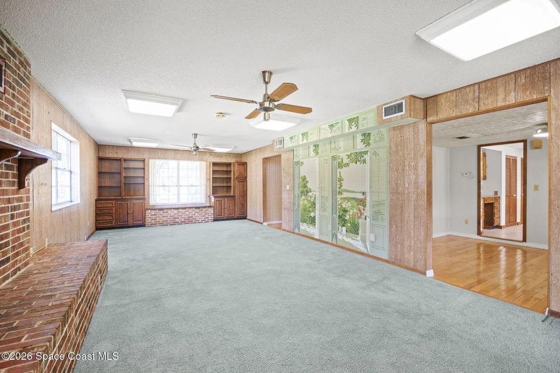 Photo of 945 Bluegrass Lane