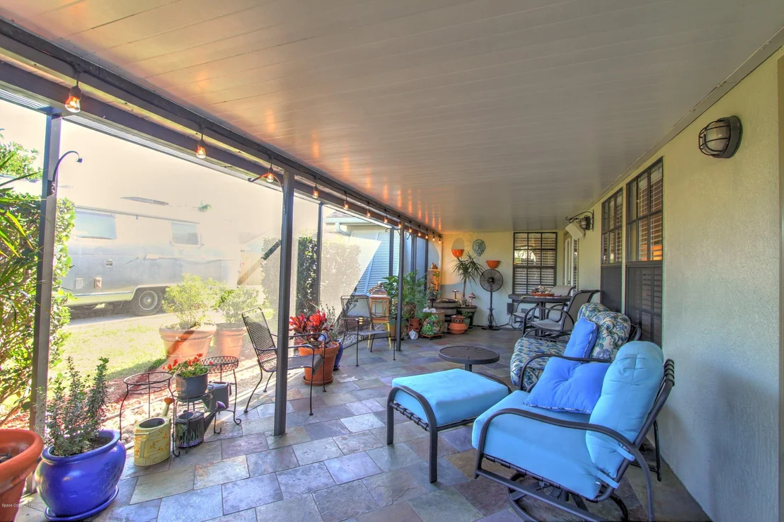 Photo of 1237 Lakeview Drive