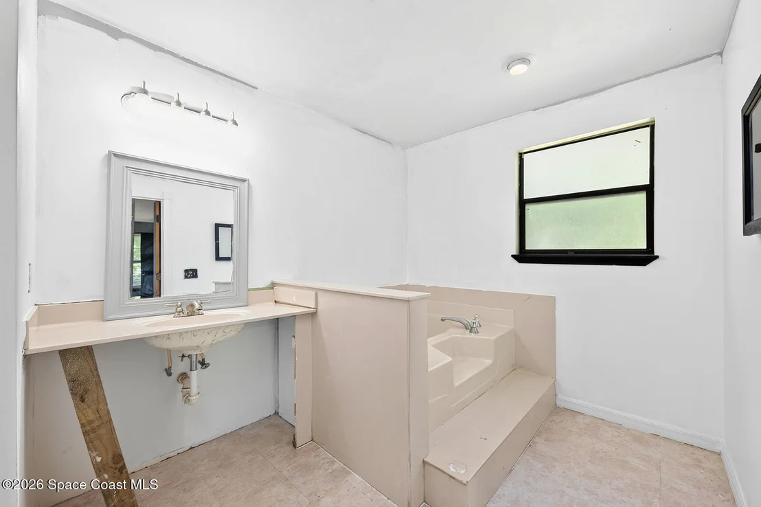 Photo of 4585 Vancouver Avenue