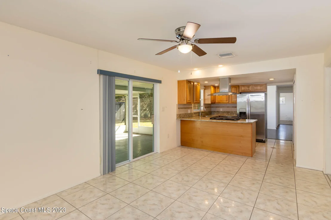 Photo of 880 Westport Drive