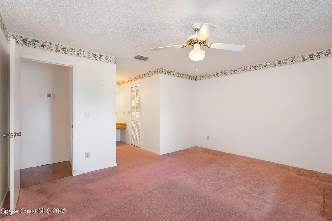 Photo of 299 Eldron Boulevard SE