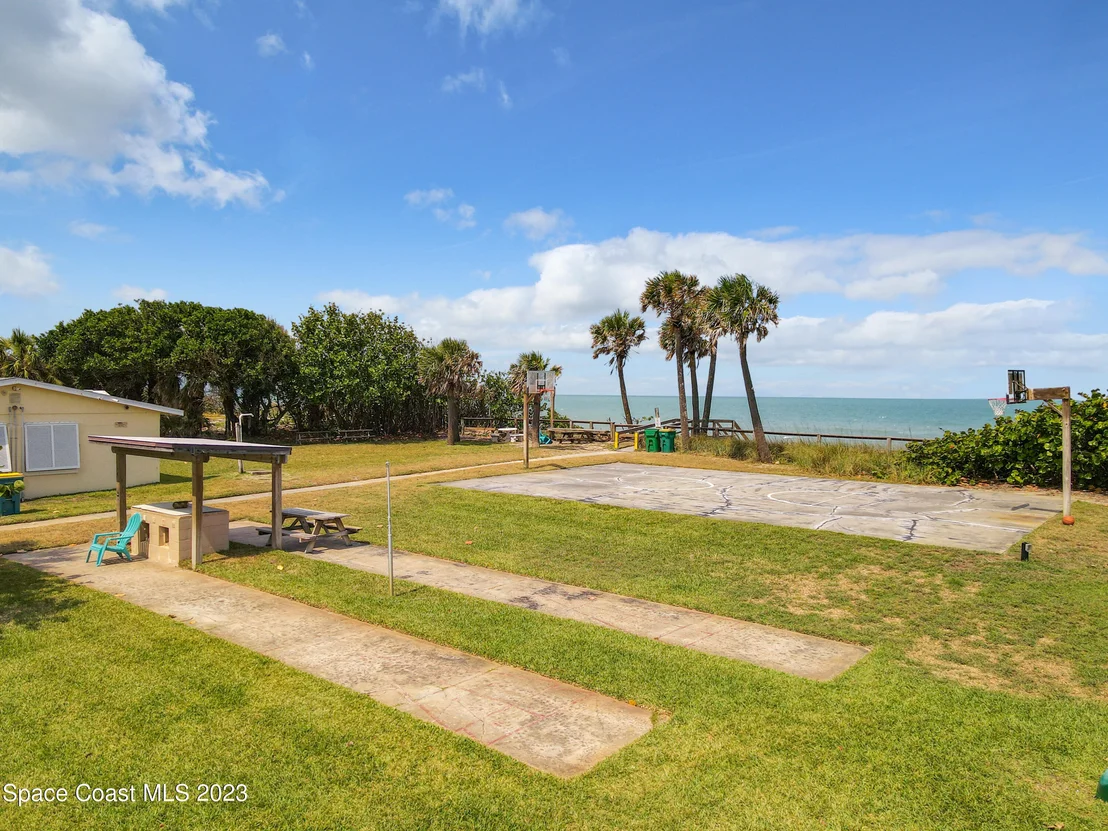Photo of 6775 Angeles Road
