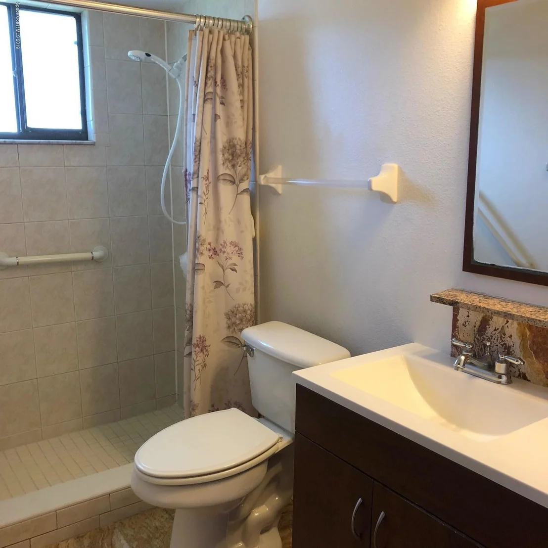 Photo of 2828 Stearns Avenue NE